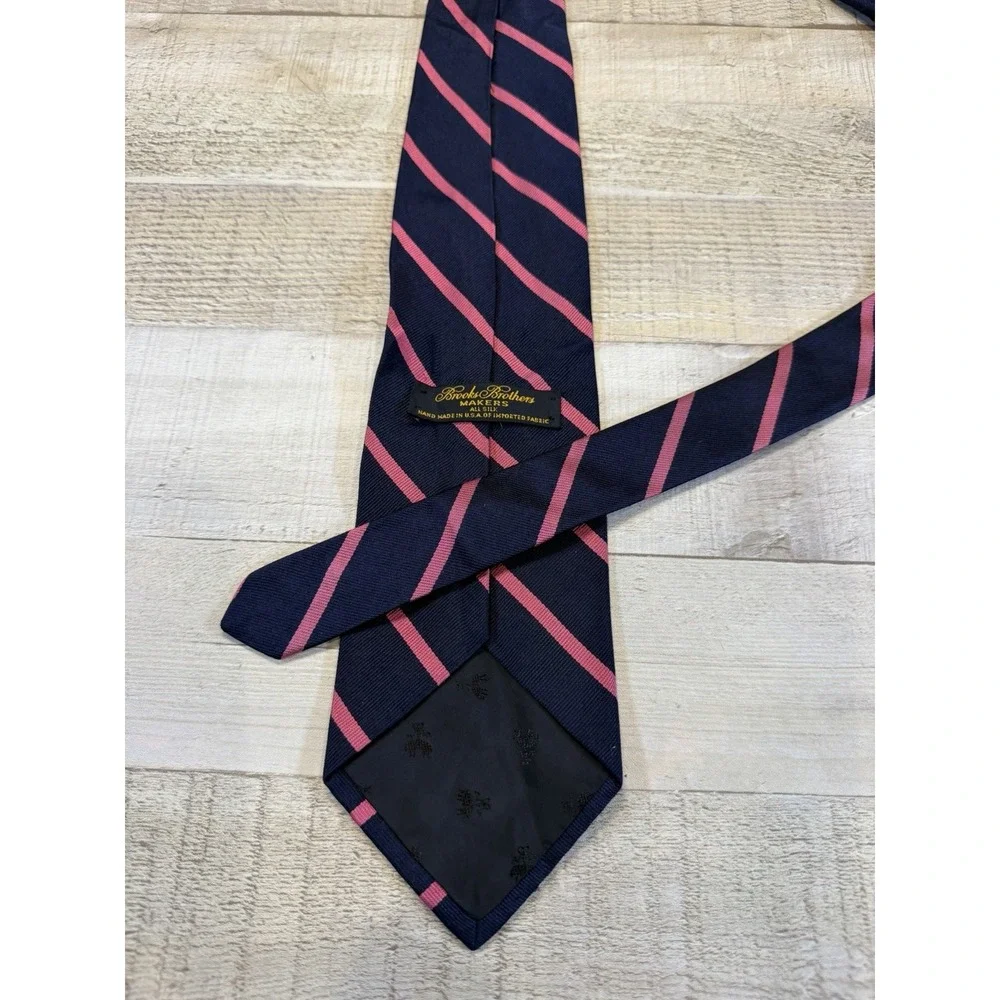Brooks Brothers Makers Mens Silk Tie Navy Blue Pink Stripe Hand Made USA